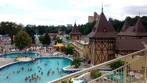 De Sfânta Maria, turiștii au luat cu asalt o stațiune celebră din România. Prețurile mici și condițiile excelente îi atrag ca un magnet