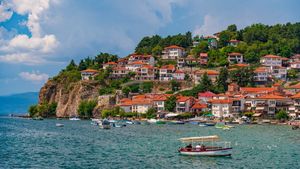 Destinația spectaculoasă din Europa care rivalizează cu Grecia. Peisaje superbe, dar mult mai puțini turiști
