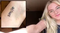 Tânăra din imagine și-a tatuat cuvântul smile pe antebrațul drept, dar acum regretă profund. Ce cuvânt murdar apare în reflexia oglinzii