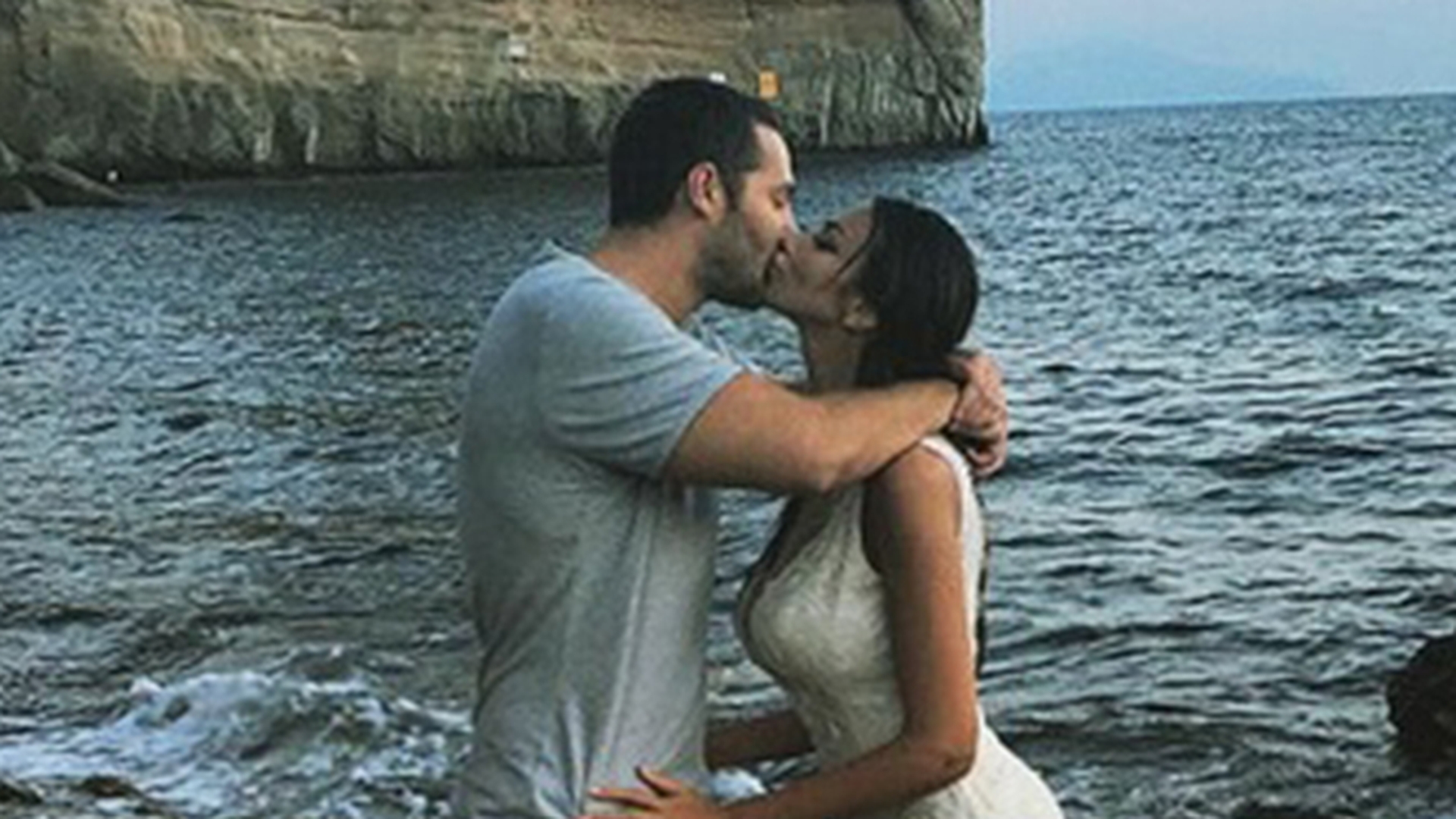MĂDĂLINA GHENEA a răbufnit după ce a fost acuzată că şi-a făcut operaţii estetice! "Pentru oligofrenii care..."