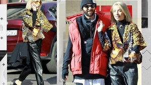 Nepoata lui Petre Roman a făcut furori pe străzile Capitalei Călina Nicole, apariție desprinsă din revistele de “streetwear”