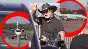 De ce membrii trupei Metallica zboară cu două avioane private. Motivul este total neașteptat