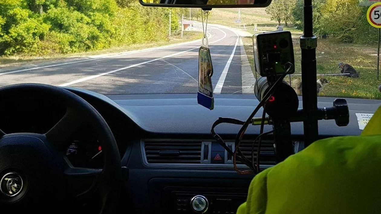 Şofer surprins cu 235 de kilometri la oră, pe autostrada A3. Amenda depășește 4.000 de lei