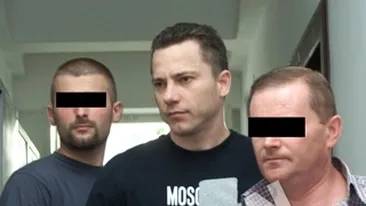 Gerald Gorduna, initiatorul jocului piramidal din anii '90 in urma caruia mii de romani au fost tepuiti, a ajuns sa dea indicatii pretioase! E sef de santier pe Calea Victoriei!