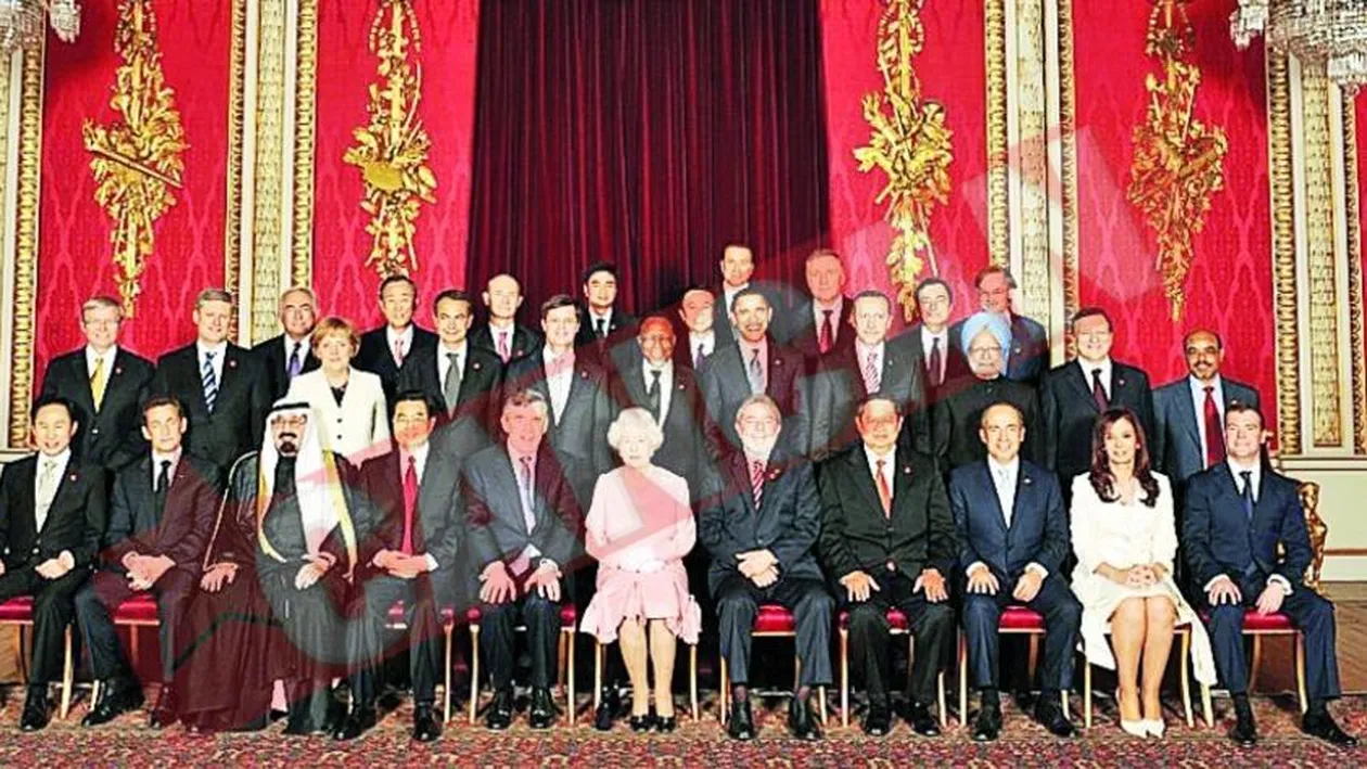 Berlusconi a asurzit-o pe regina