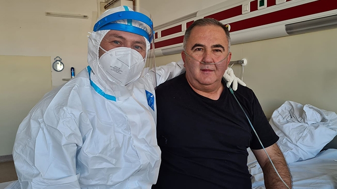 Titi Aur a câștigat lupta cu virusul SARS-CoV-2! Pilotul a fost externat. „M-am născut a doua oară”