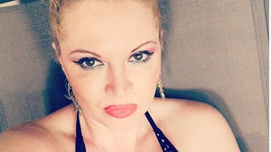 OANA LIS a ajuns la spital, după ce soţul ei VIOREL ar fi bruscat-o în direct. Totul s-a întâmplat în urmă cu puţin timp