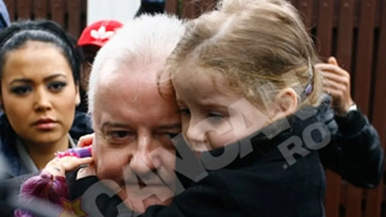 Iri s-a dus cu cadouri la gradinita:Nu  vreau sa o mai vad plangand pe Irina, asa ca voi sta doar zece minute