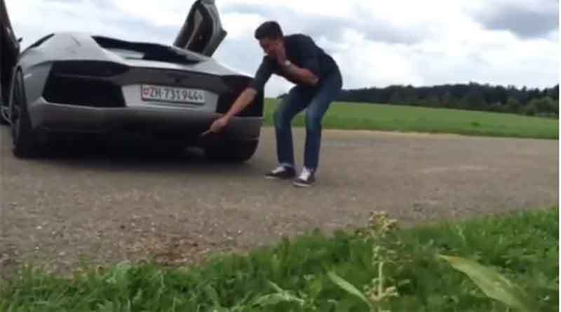 Cum a încercat un bărbat să-şi aprindă trabucul. S-a dus în spatele maşinii pornite şi…