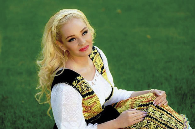 Maria Constantin a intrat în sesiune, dar sufletu-i plânge: ”Când ajungi acasă, închizi uşa şi vezi că eşti singur…”
