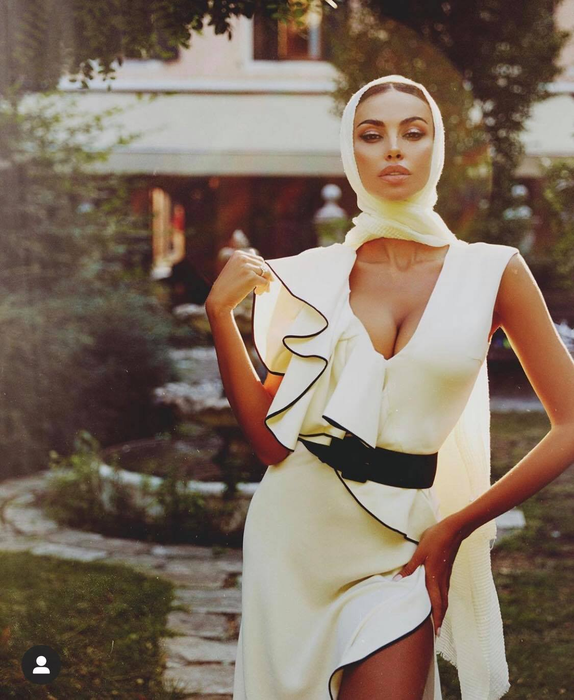 Mădălina Ghenea a primit o superbă bijuterie de la simpaticul italian  Leonardo Maria Del Vecchio