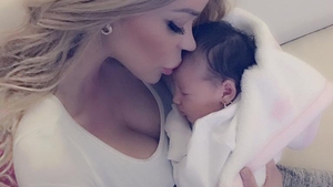 BIANCA DRĂGUŞANU şi VICTOR SLAV au apărut într-o ipostază emoţionantă alături de micuţa lor, iar fanii au observat asta: „Asta spune despre tine…“