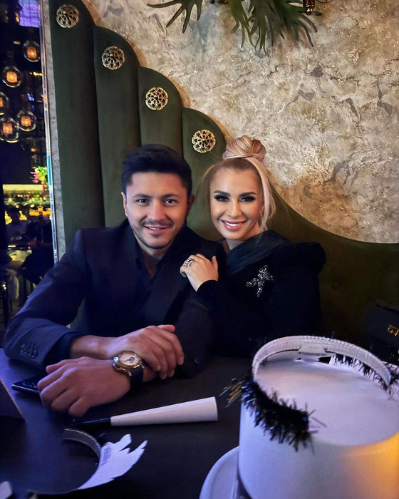 Cum își mențin Anamaria Prodan și Ronald Gavril relația la distanță. Sacrificiul pe care îl face impresara