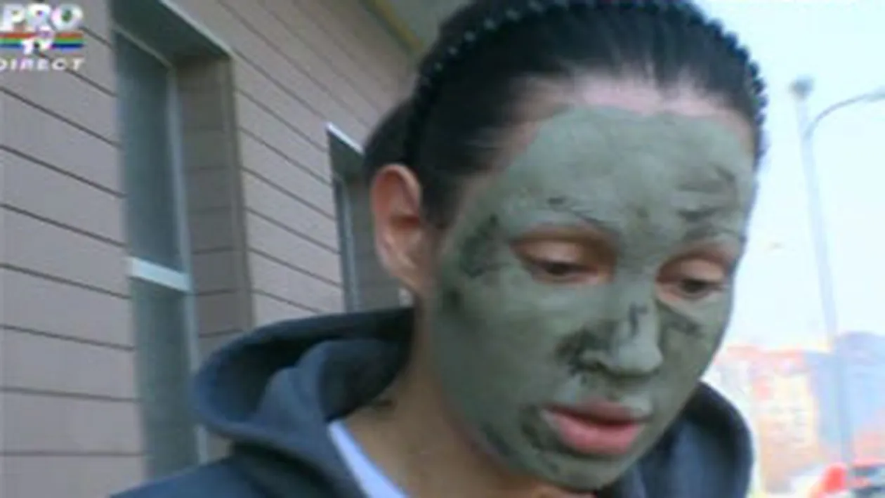 Uite cum a putut sa se  prezinte Nicoleta Luciu cand a fost scoasa pe nepregatite din casa de o farsa de a lui Maruta!