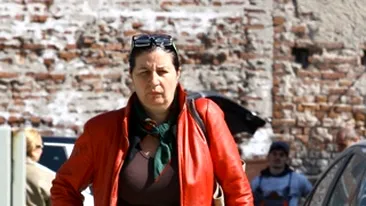 S-a cufundat in munca pentru a uita de probleme! Aniversarea Magdei Catone a fost umbrita de gandurile negre care nu-i dau pace de o vreme: Il visez mereu pe Serban... Am cosmaruri!