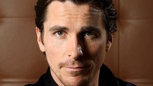 Câţi bani va primi actorul Christian Bale dacă va accepta să îl interpreteze din nou pe Batman