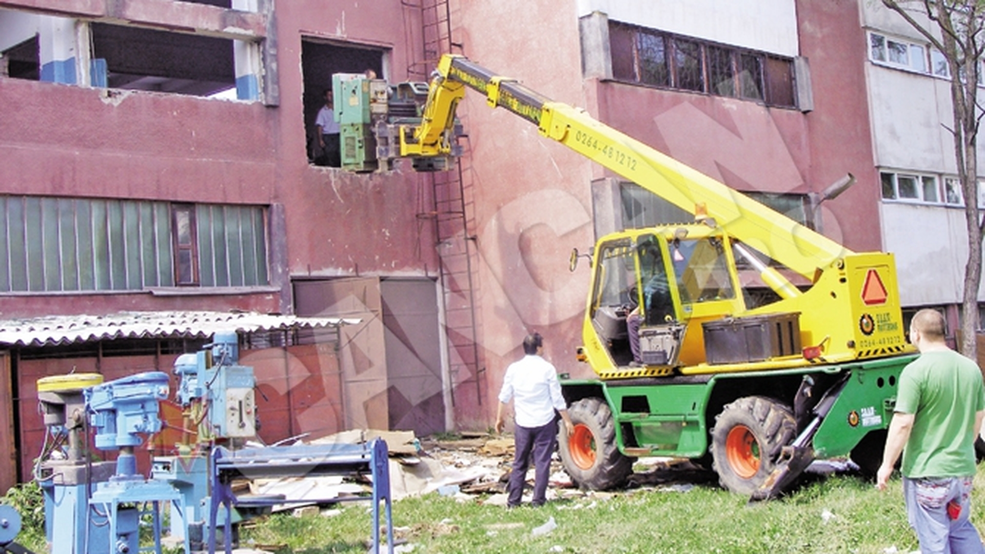 Liceul de muzica din Cluj a fost mutat intr-o hala industriala pentru ca primaria nu mai are bani de chirie