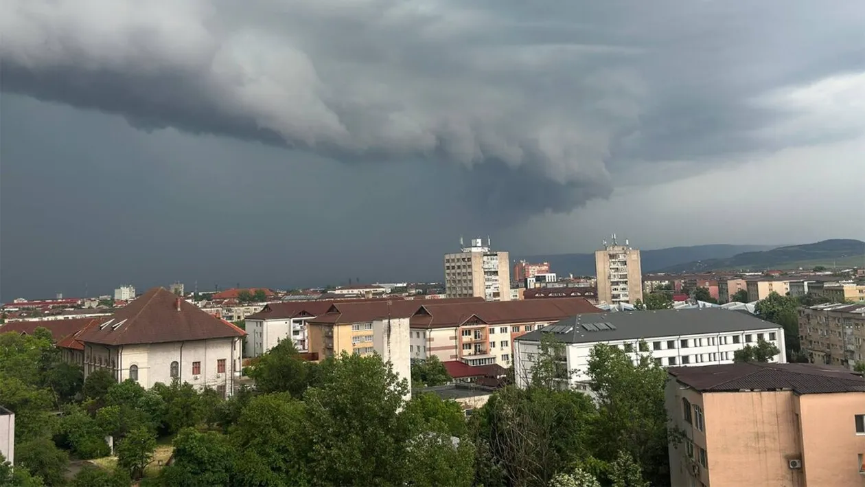 Meteorologii Accuweather anunță fenomene meteo rarisime în București, începând cu 20 mai. Nu s-a mai întâmplat așa ceva de ani de zile
