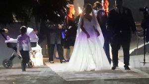 Fostul deputat i-a ţinut trena miresei. Avem imagini exclusive de la nunta anului în Oltenia. Primarul Slatinei a ajuns în faţa altarului!