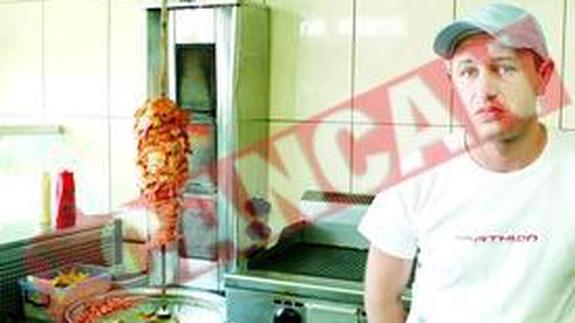 Comerciantii de la Pasajul Basarab, stransi cu usa
