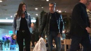 VIDEO EXCLUSIV. ”Mâna dreaptă” a premierului a făcut anticameră la… shopping!