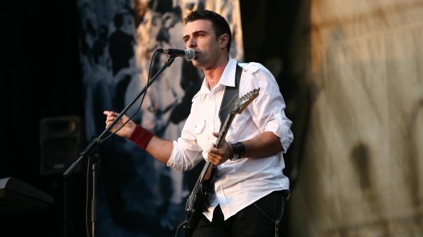 Dezvăluiri spumoase din viaţa lui Cornel de la Vunk. Vezi cu ce solistă cuplată ar fi vrut să aibă o relaţie, doar la CANCAN TV