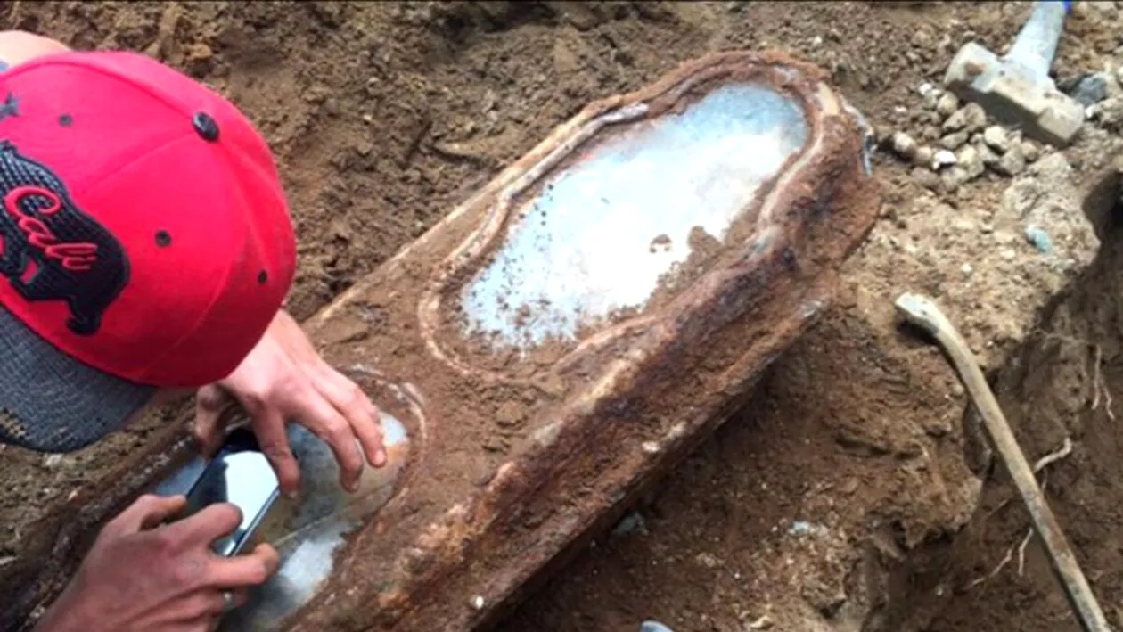 Caz uluitor! O fetiță îngropată în secolul 19 a fost găsită în 2016