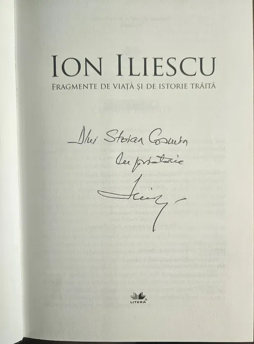 Valoarea cărților crește dacă au autograful original al lui Ion Iliescu foto: OLX