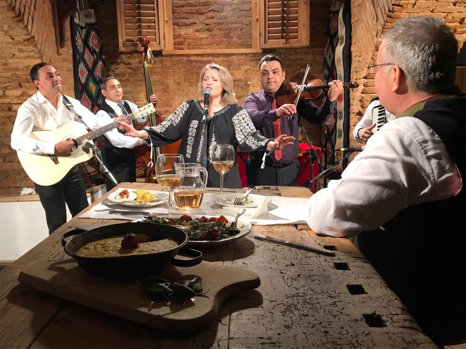 Însărcinată în luna a 9-a, Mirela Vaida a susținut ultimul concert înainte să nască. Ce ținută superbă a îmbrăcat artista