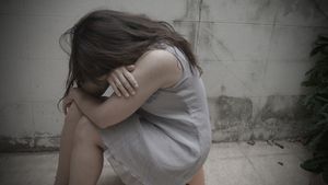 Tânără de 18 ani din Prahova, sechestrată și obligată să se culce cu mai mulți bărbați