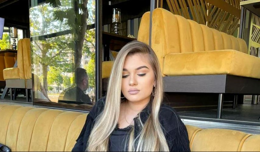 Ea este „bunăciunea” care i-a înmuiat genunchii lui Tavi Popescu, „perla” de 100 de milioane de euro a lui Gigi Becali. Imagini incendiare cu „bomba-sexy”
