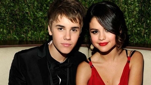 Fanii au fost in delir! Selena Gomez s-a pozat GOALA pusca! Imaginea a ajuns pe internet