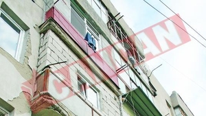 "Tati a luat-o pe mami de par si a aruncat-o de pe balcon!"