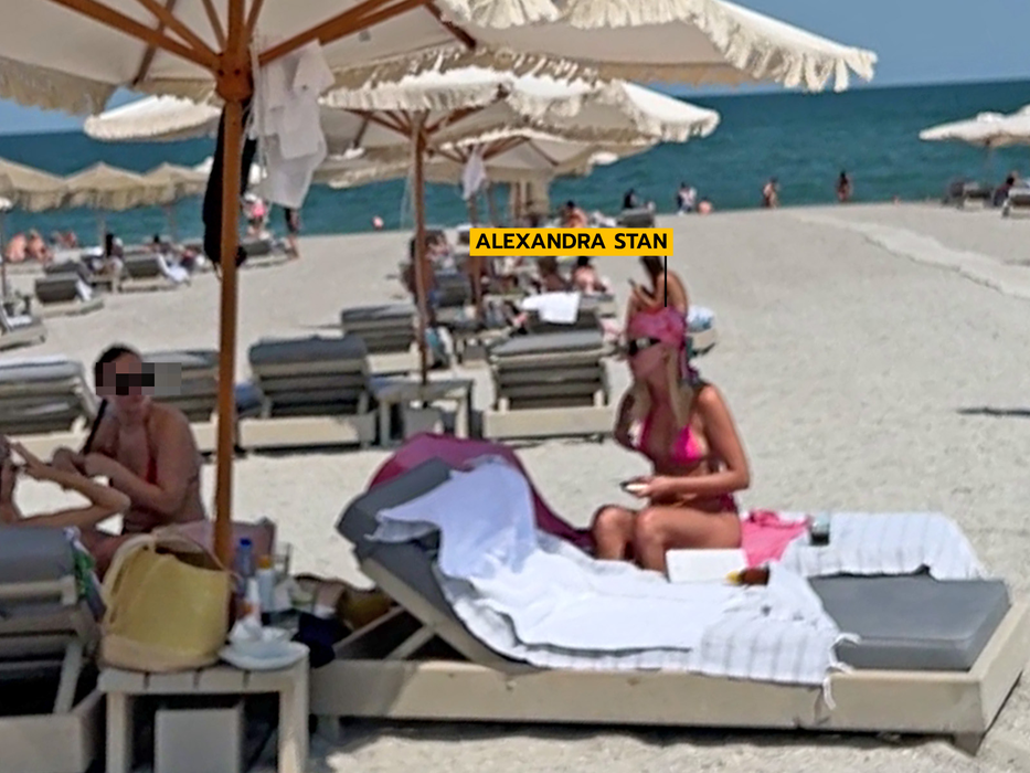 Alexandra Stan a arătat TOT pe plaja din Mamaia! Artista e HOT!