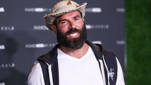 Regele Instagramului, scos pe ușa din dos! Dan Bilzerian spune că tatăl său i-a furat imperiul