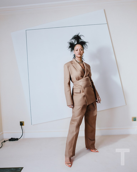 Forbes a făcut anunțul oficial: Rihanna e cea mai bogată cântăreață din lume. Cât de mare e averea divei