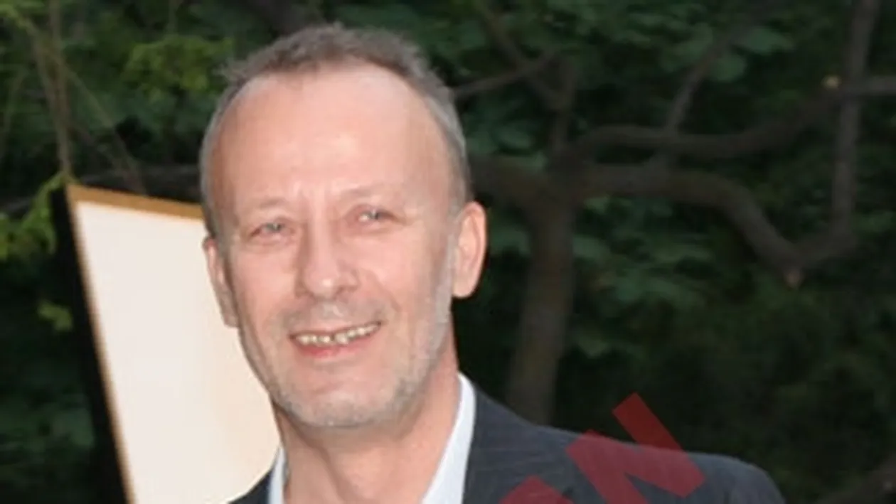 Andrei Gheorghe isi invata cei patru copii sa nu minta, sa nu intarzie si sa se tina de cuvant