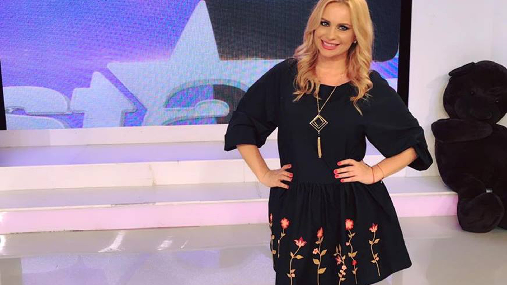 Arată acum cu totul altfel faţă de cum o ştiai! Ce s-a întâmplat cu Paula Chirilă!