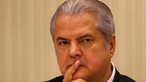 Adrian Nastase a impartit camera cu un “dusman” in prima noapte petrecuta in arest! Mana destinului i-a adus din nou fata in fata!