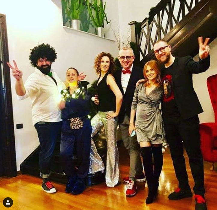 Rar o vezi așa pe Andreea Esca! A avut ditamai decolteul de Revelion