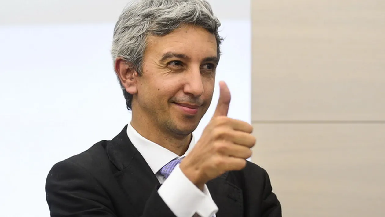 Este incredibil ce imagini au aparut cu fondatorul OTV, dupa ce a fost arestat! Este incatusat si…