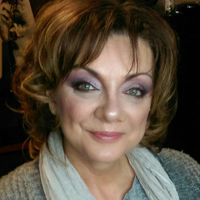 Carmen Tănase ar fi pe picior de plecare din România