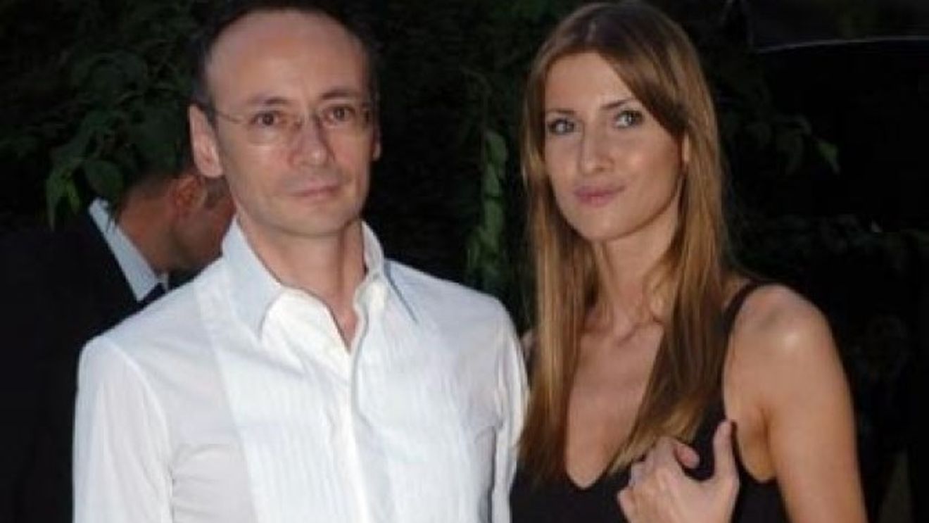 Noul iubit al Iuliei e un italian care lucreaza la ambasada! Are plete si e o "cunostinta veche" a familiei Albu!