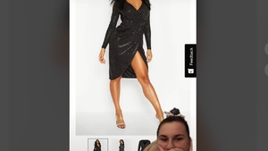 Ce a pățit o femeie care și-a comandat o rochie sexy de pe un site! Imaginea a ajuns virală pe internet