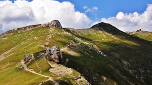 De necrezut! Cum a putut să se urce un turist pe Vârful Omu. Imaginile au ajuns imediat virale