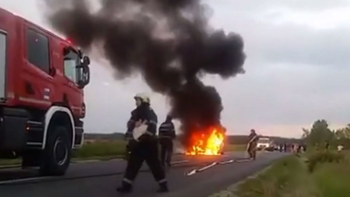 O mașină a luat foc pe autostrada București-Pitești