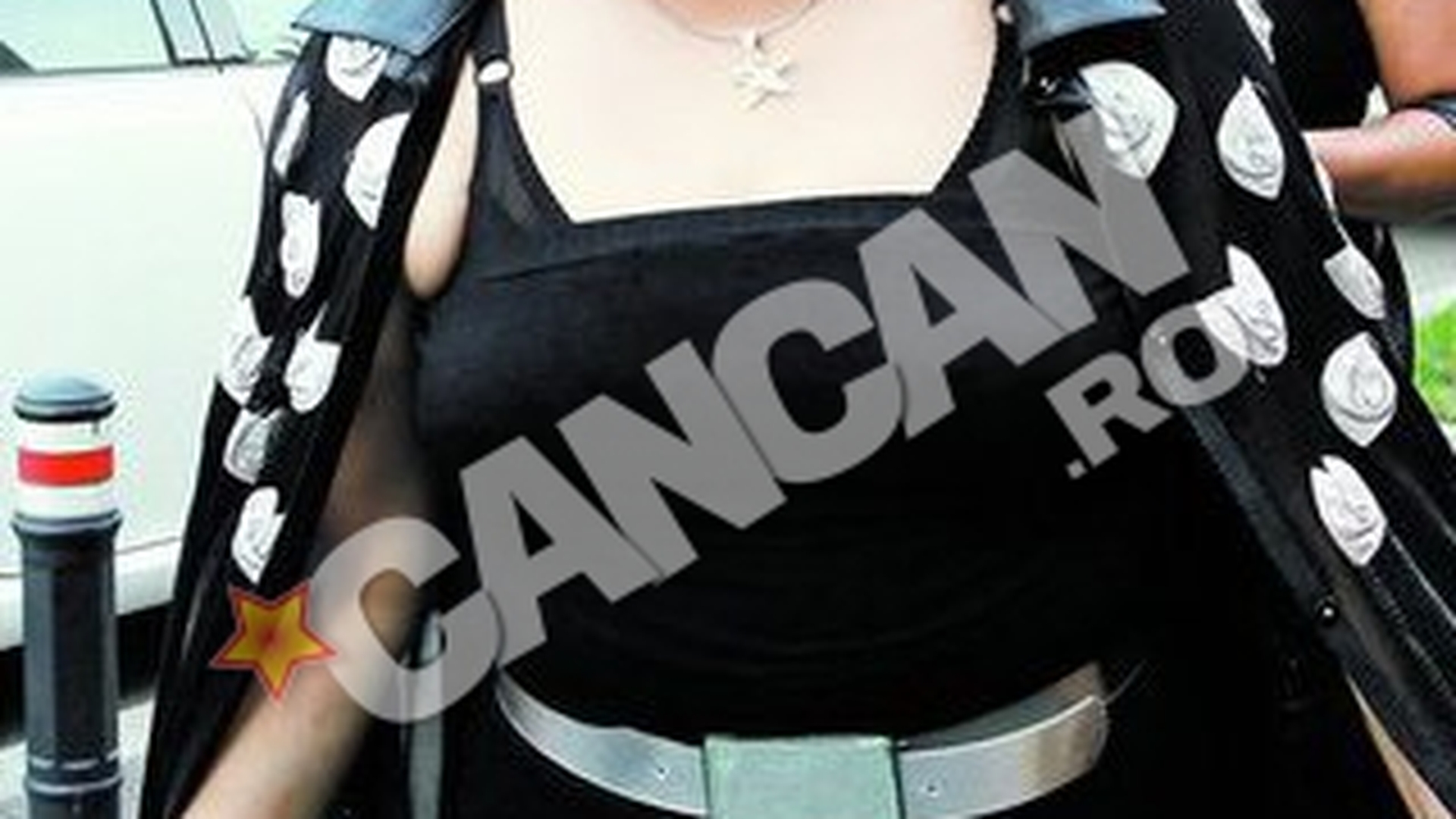 Cornelia Catanga, cursa contra cronometru! Canta cu ochii pe ceas