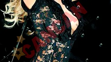 A vrut sa o dezbrace pe Simona Sensual