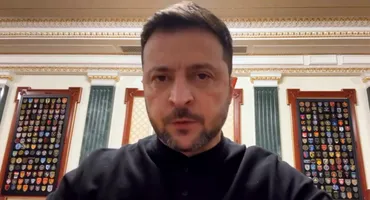 Moment bizar în timpul unui monolog oferit de Volodimir Zelensky. Ceva alb îi cade din nas, în timp ce vorbește