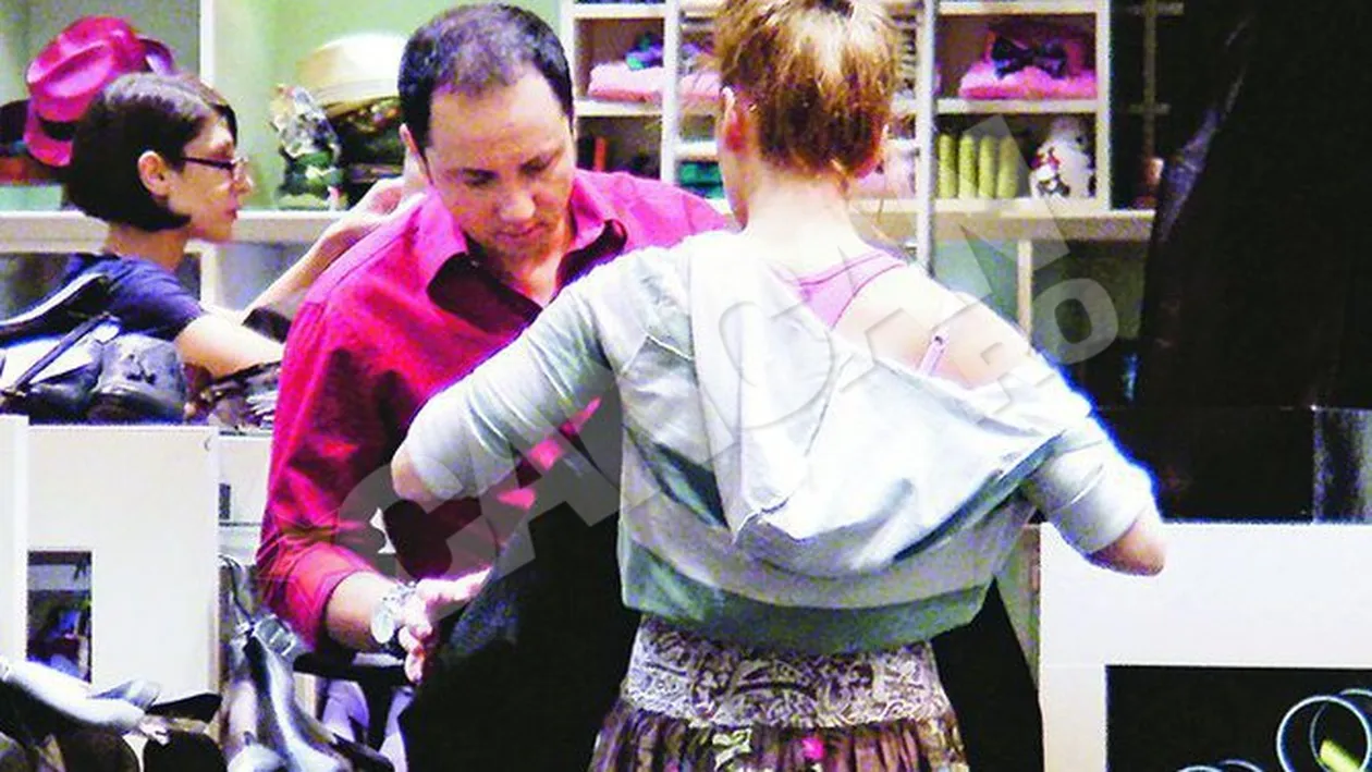 Pe Maruta, cumparaturile il plictisesc de moarte!